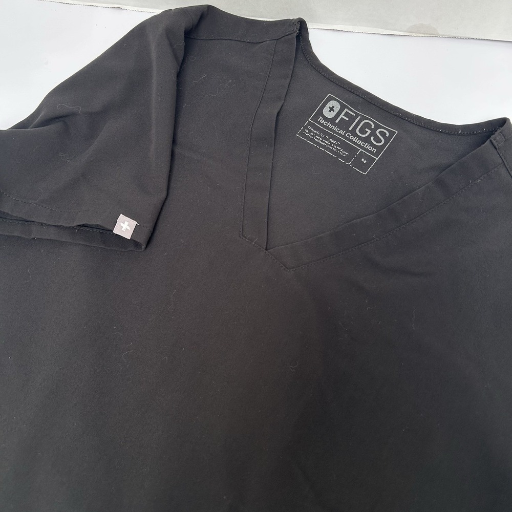 FIGS Black Casma Three Pocket Scrub Top Size Medium PO #1366 Style #FW1100